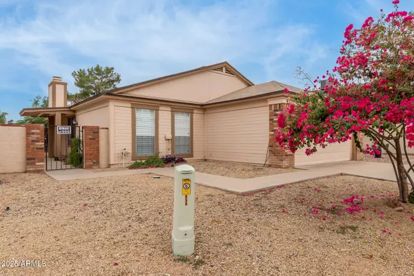 Chandler, AZ 85225,851 E CALLE DEL NORTE --