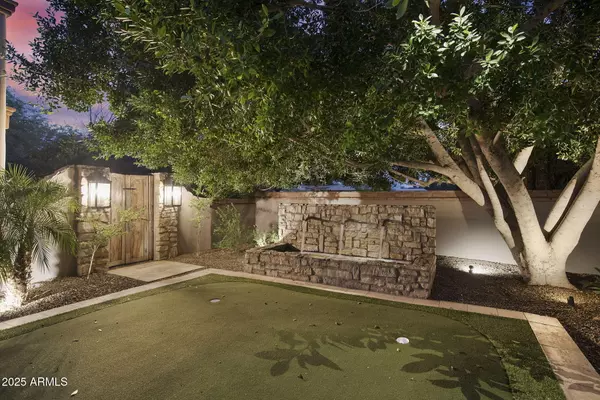 Paradise Valley, AZ 85253,5824 N 33RD Place N