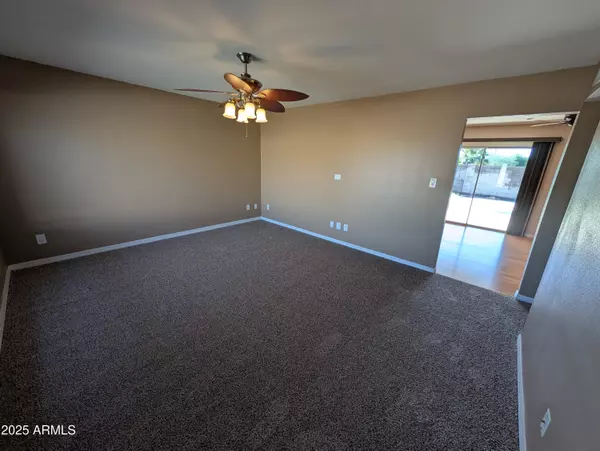 Phoenix, AZ 85032,2609 E DAHLIA Drive