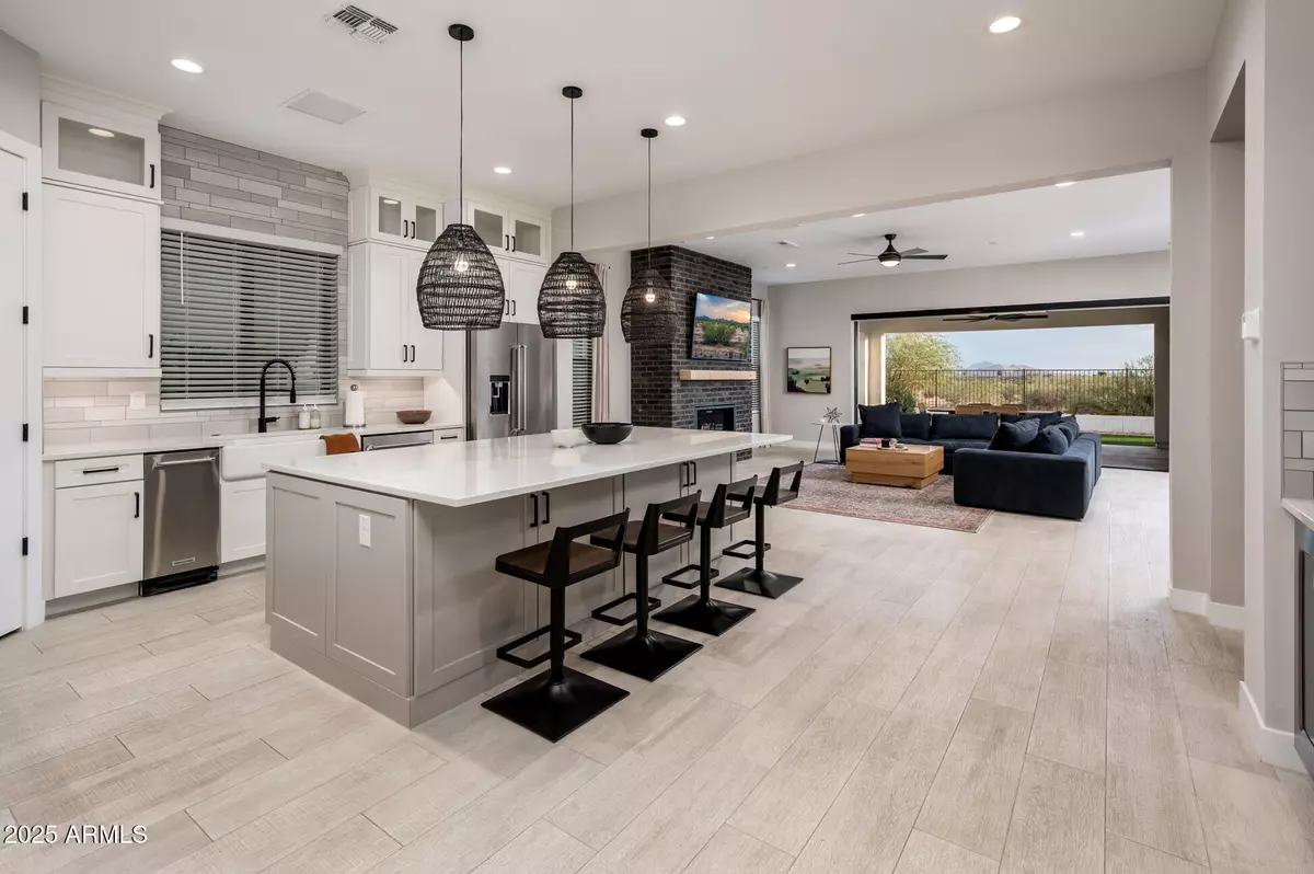 Phoenix, AZ 85054,6615 E LIBBY Street
