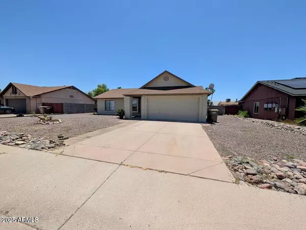 8933 W MOUNTAIN VIEW Road, Peoria, AZ 85345