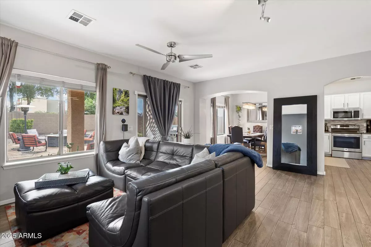 Phoenix, AZ 85041,1019 W KOWALSKY Lane