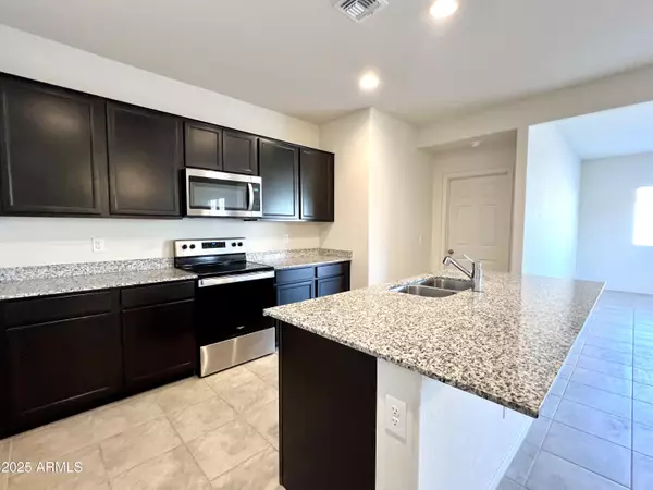 Tolleson, AZ 85353,5008 S 112TH Avenue