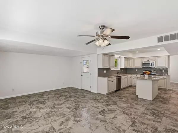 Phoenix, AZ 85028,3932 E SHAW BUTTE Drive