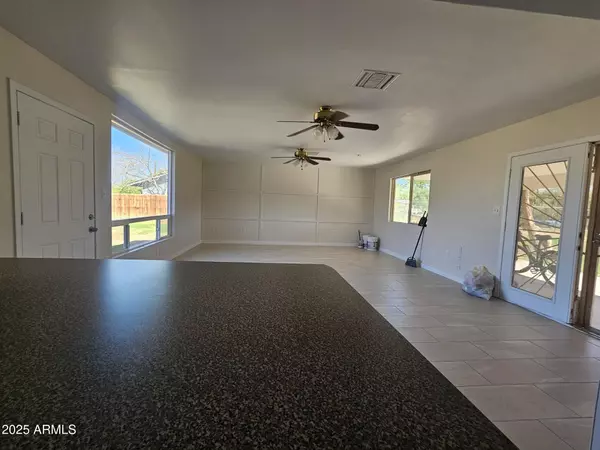 Phoenix, AZ 85042,819 E APOLLO Road