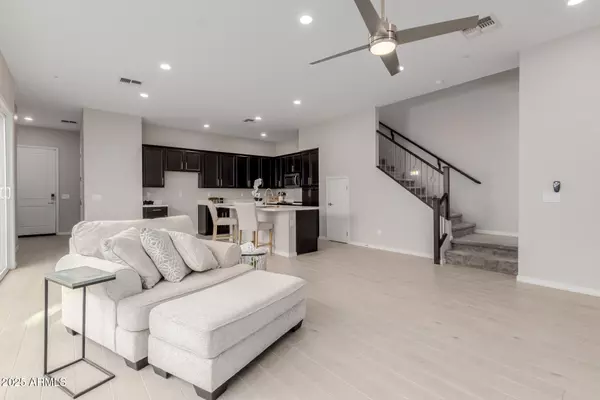 Gilbert, AZ 85295,1557 E MEGAN Street