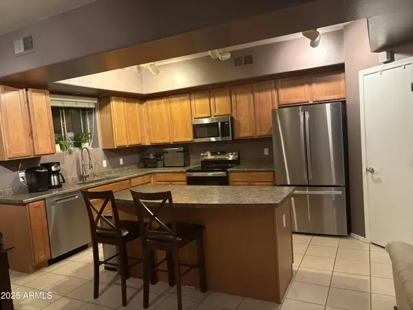 Phoenix, AZ 85053,3250 W GREENWAY Road #151