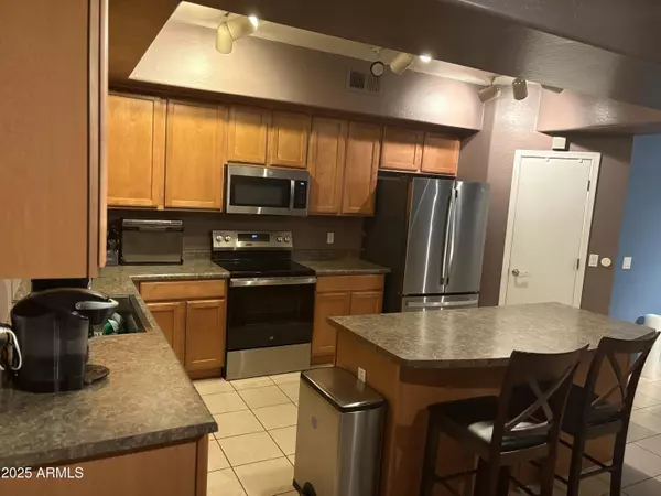 Phoenix, AZ 85053,3250 W GREENWAY Road #151