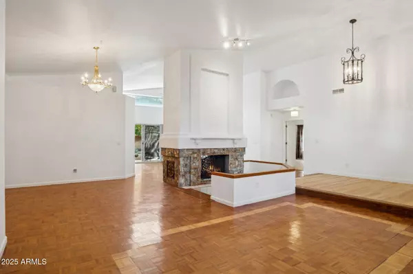 Scottsdale, AZ 85254,16421 N 49TH Street N