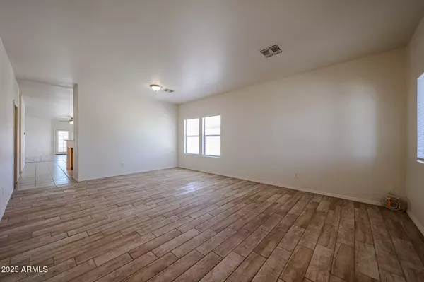 Avondale, AZ 85392,11827 W ROANOKE Avenue