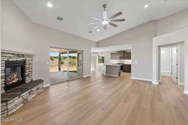 Paulden, AZ 86334,1220 E COUGAR RIDGE Road