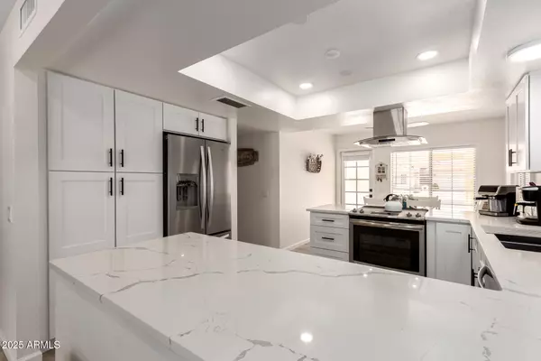 Sun Lakes, AZ 85248,26414 S LAKEMONT Drive