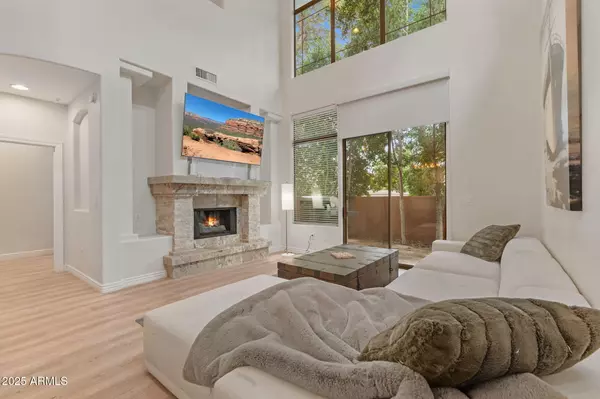 Scottsdale, AZ 85260,14450 N THOMPSON PEAK Parkway #110