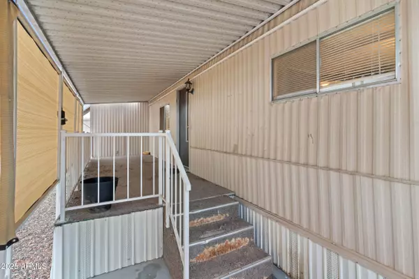 Mesa, AZ 85210,535 S ALMA SCHOOL Road #127