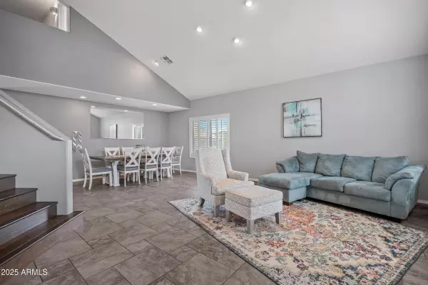 Phoenix, AZ 85024,2027 E PARKSIDE Lane