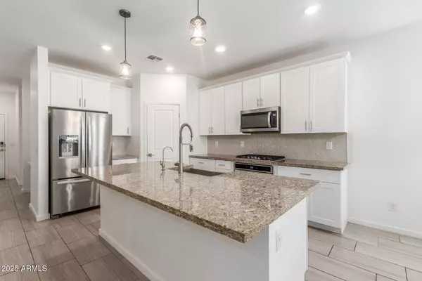 San Tan Valley, AZ 85140,4002 E SIDESADDLE Road