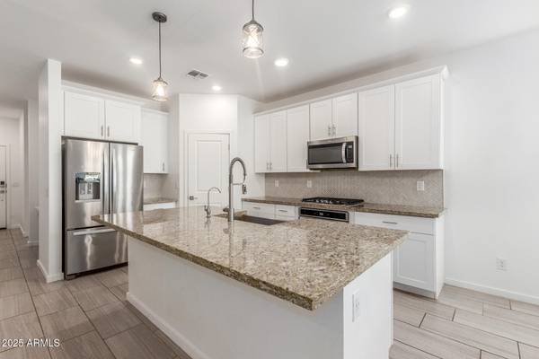 San Tan Valley, AZ 85140,4002 E SIDESADDLE Road