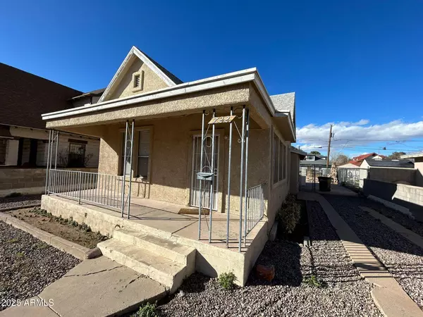 722 E 8TH Street, Douglas, AZ 85607