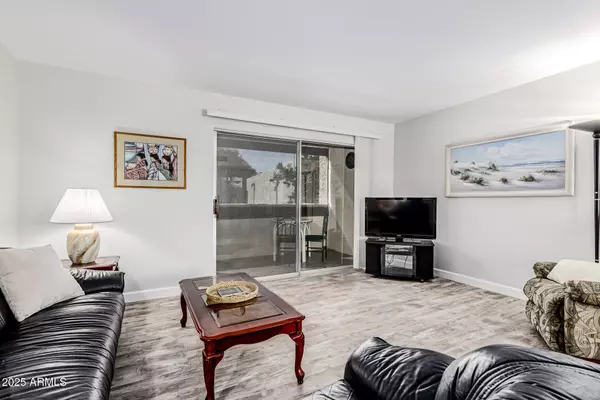 Phoenix, AZ 85032,4554 E PARADISE VILLAGE Parkway N #249