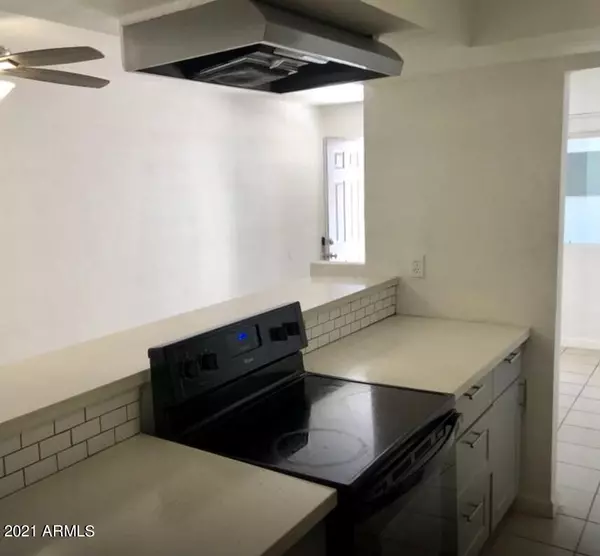 Phoenix, AZ 85032,18202 N CAVE CREEK Road #117