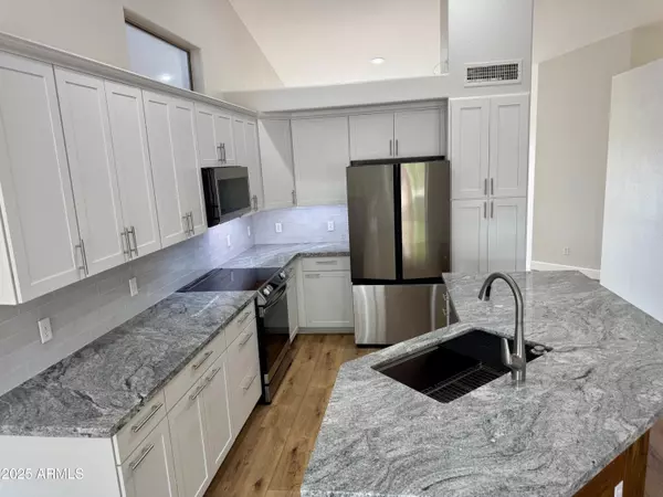 1314 W KINGBIRD Drive, Chandler, AZ 85286