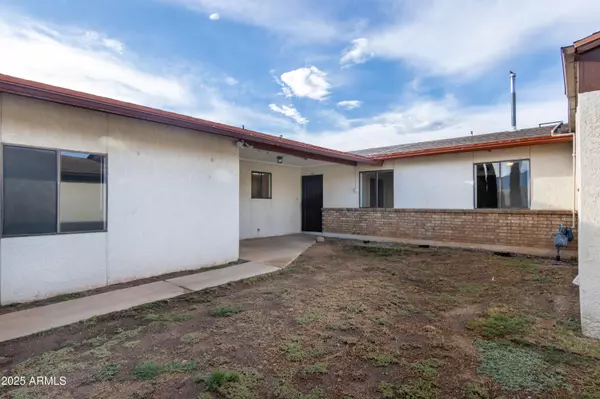 Sierra Vista, AZ 85635,505 VIA LUNA --