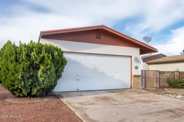 Sierra Vista, AZ 85635,505 VIA LUNA --