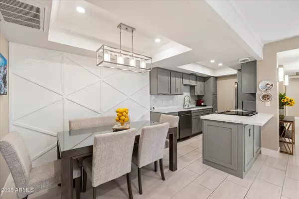 Phoenix, AZ 85020,7557 N DREAMY DRAW Drive #264