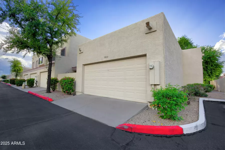 8860 N 47TH Drive, Glendale, AZ 85302