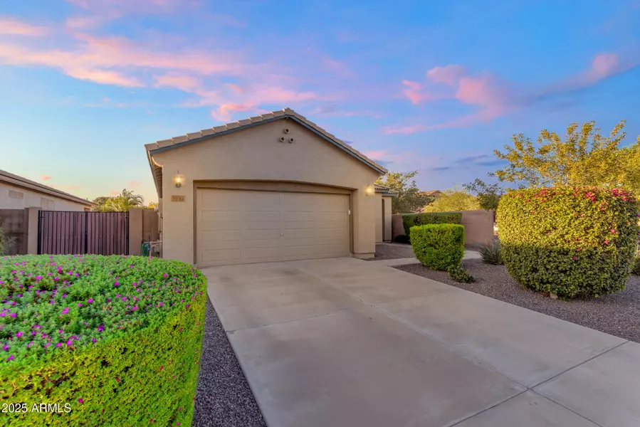 1124 W STEPHANIE Lane, San Tan Valley, AZ 85143