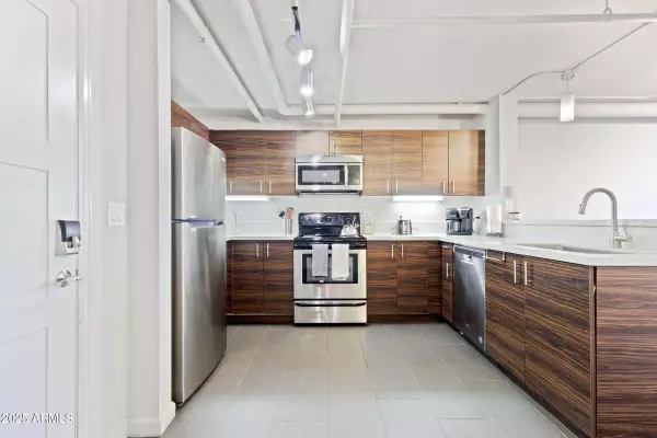 Phoenix, AZ 85013,535 W Thomas Road #203