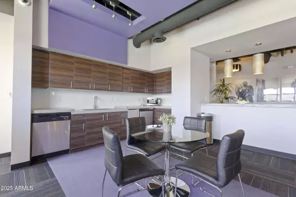 Phoenix, AZ 85013,535 W Thomas Road #203