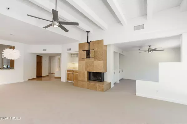 Paradise Valley, AZ 85253,5101 N CASA BLANCA Drive #203
