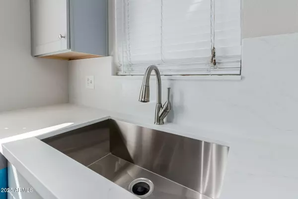 Phoenix, AZ 85044,10610 S 48TH Street #2013