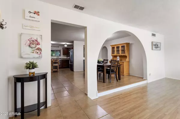 Mesa, AZ 85202,1358 W LOBO Avenue