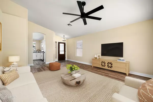 Phoenix, AZ 85023,239 W ANGELA Drive