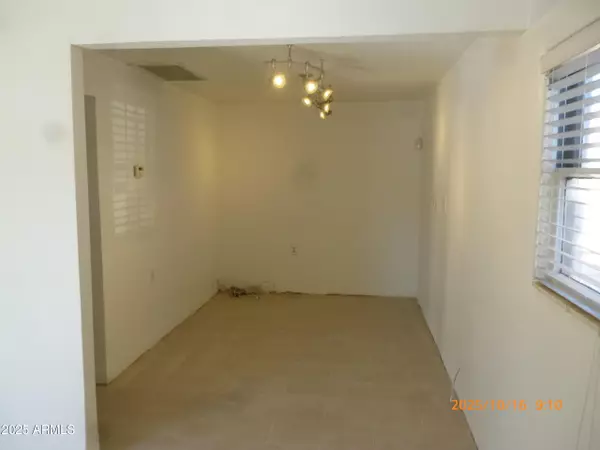 Phoenix, AZ 85015,6832 N 24TH Drive N #2