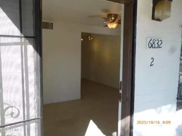 Phoenix, AZ 85015,6832 N 24TH Drive N #2
