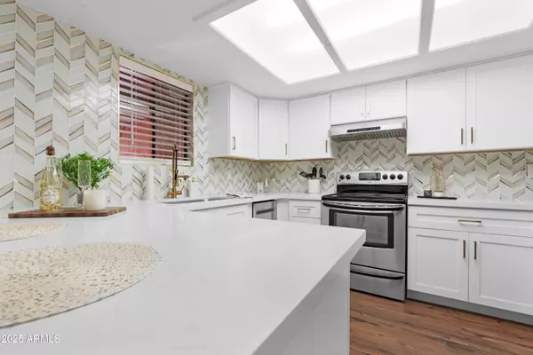 Phoenix, AZ 85032,4303 E CACTUS Road #410