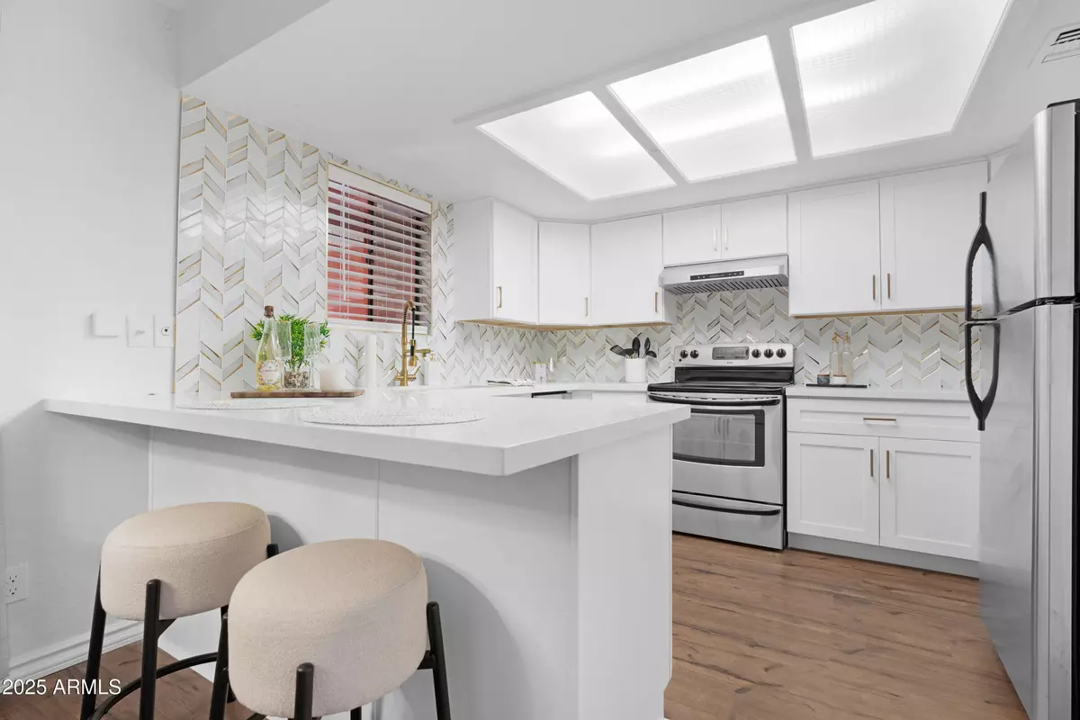 Phoenix, AZ 85032,4303 E CACTUS Road #410