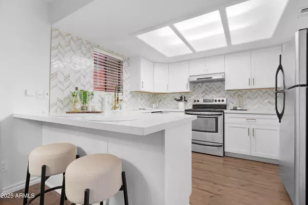 Phoenix, AZ 85032,4303 E CACTUS Road #410