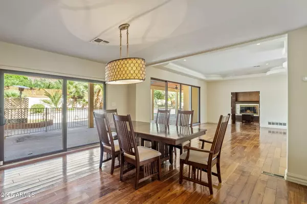 Phoenix, AZ 85018,5310 E CAMELBACK Road