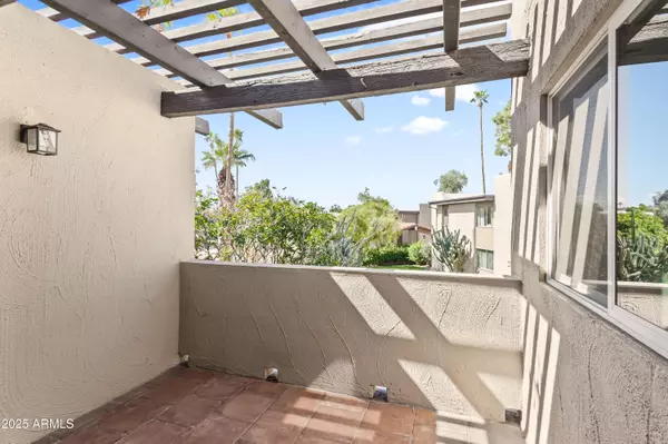 Phoenix, AZ 85018,4201 E CAMELBACK Road #100