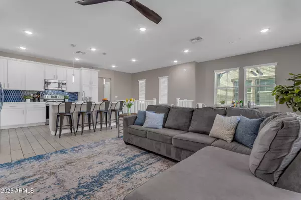 Chandler, AZ 85225,155 N LAKEVIEW Boulevard #204