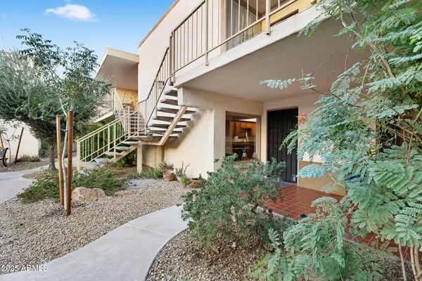 Phoenix, AZ 85016,3030 E CLARENDON Avenue #6