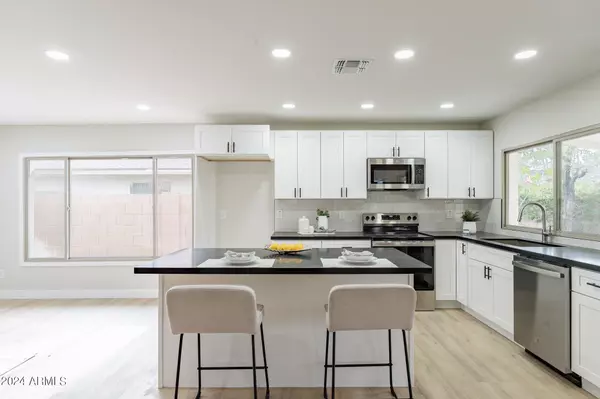 Tempe, AZ 85282,1728 E La Jolla Drive
