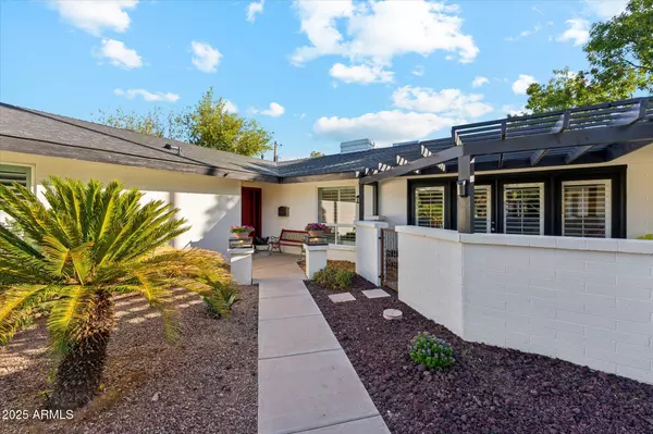 Phoenix, AZ 85020,619 E VISTA Avenue