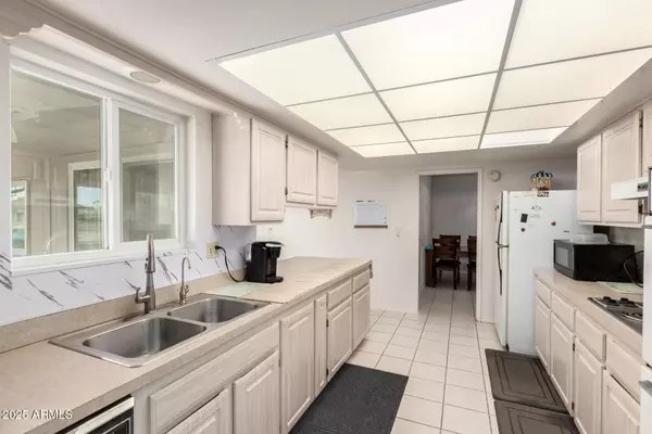 Sun City, AZ 85351,10404 W KINGSWOOD Circle