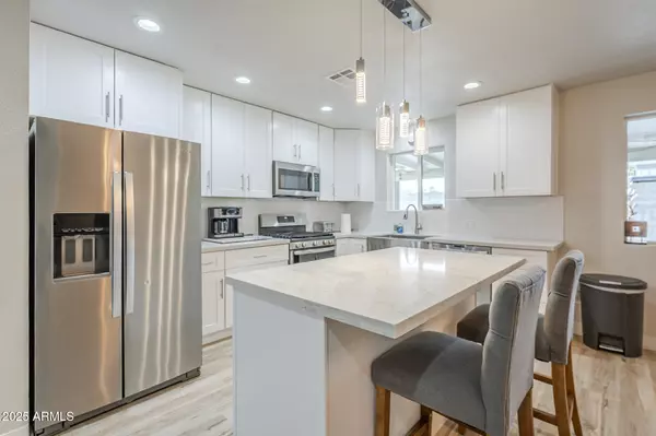 Phoenix, AZ 85032,4240 E BLUEFIELD Avenue