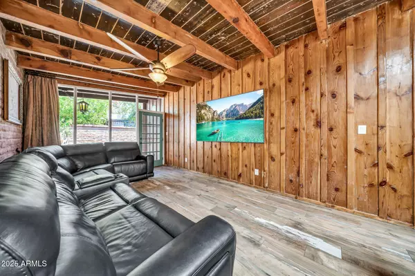 Phoenix, AZ 85018,3032 N 32ND Street #65